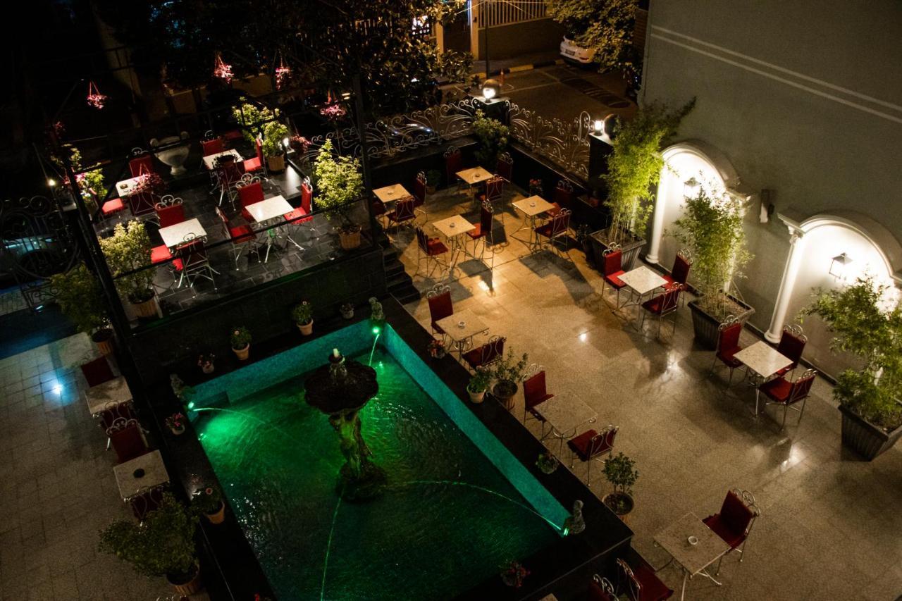 Hotel Elysee Тирана Екстериор снимка
