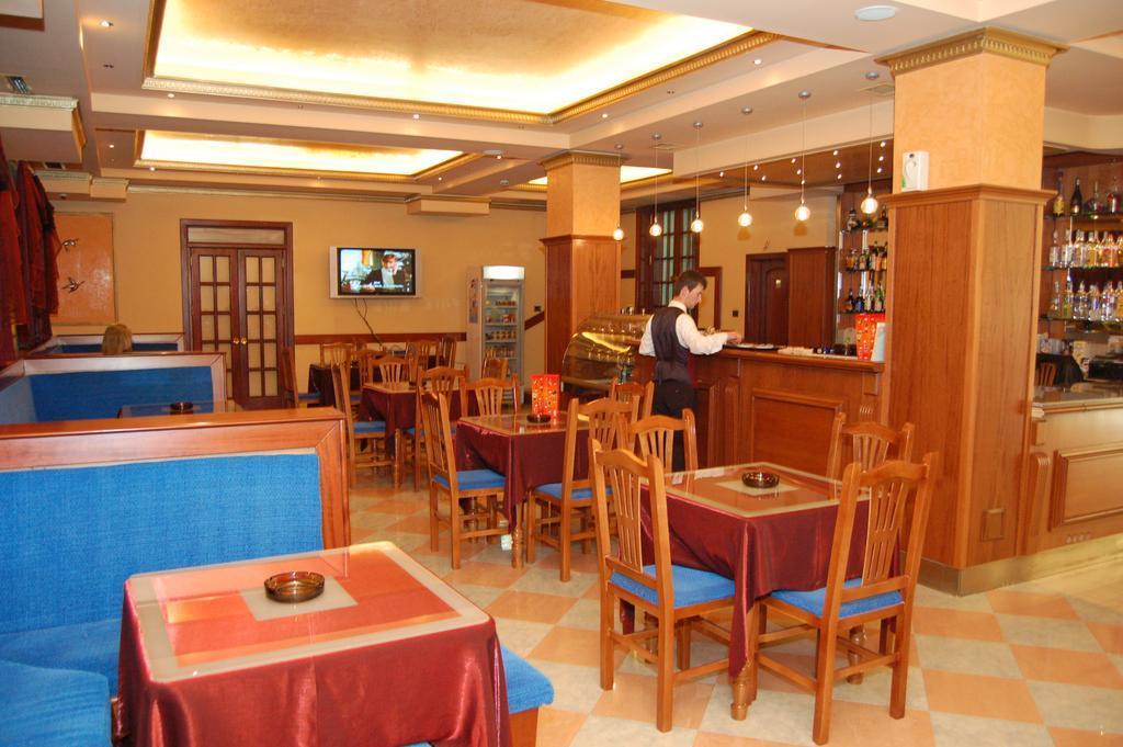 Hotel Elysee Тирана Екстериор снимка