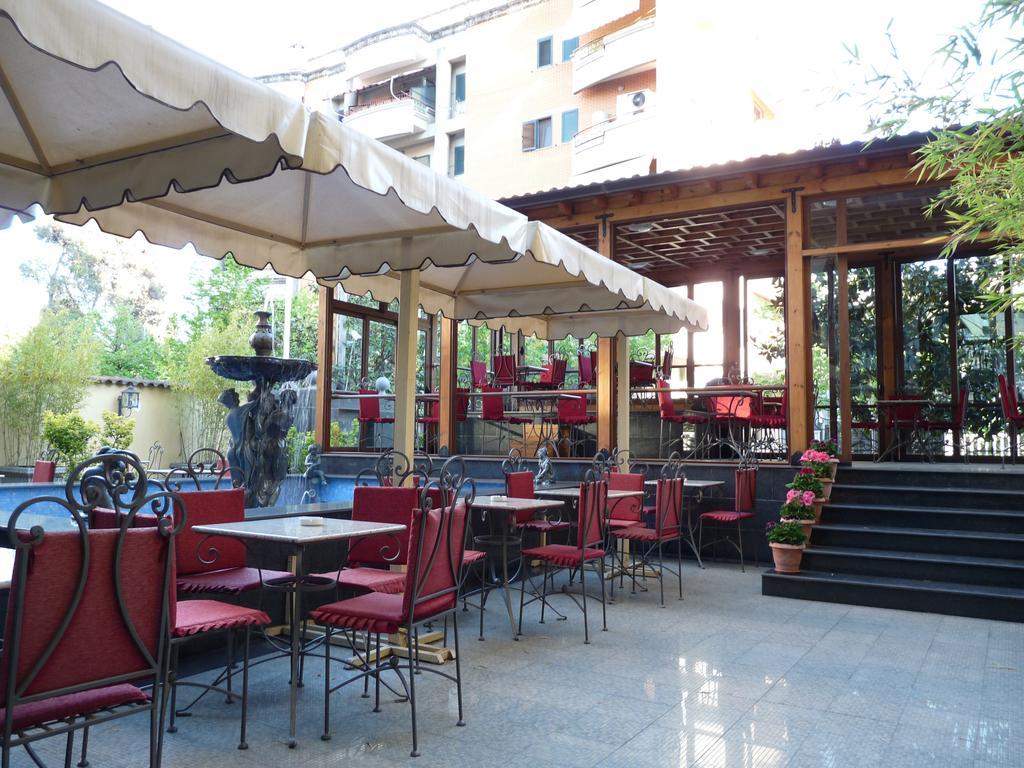 Hotel Elysee Тирана Екстериор снимка