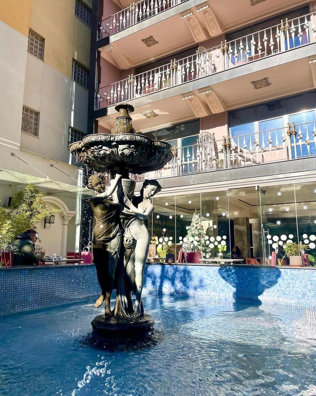 Hotel Elysee Тирана Екстериор снимка
