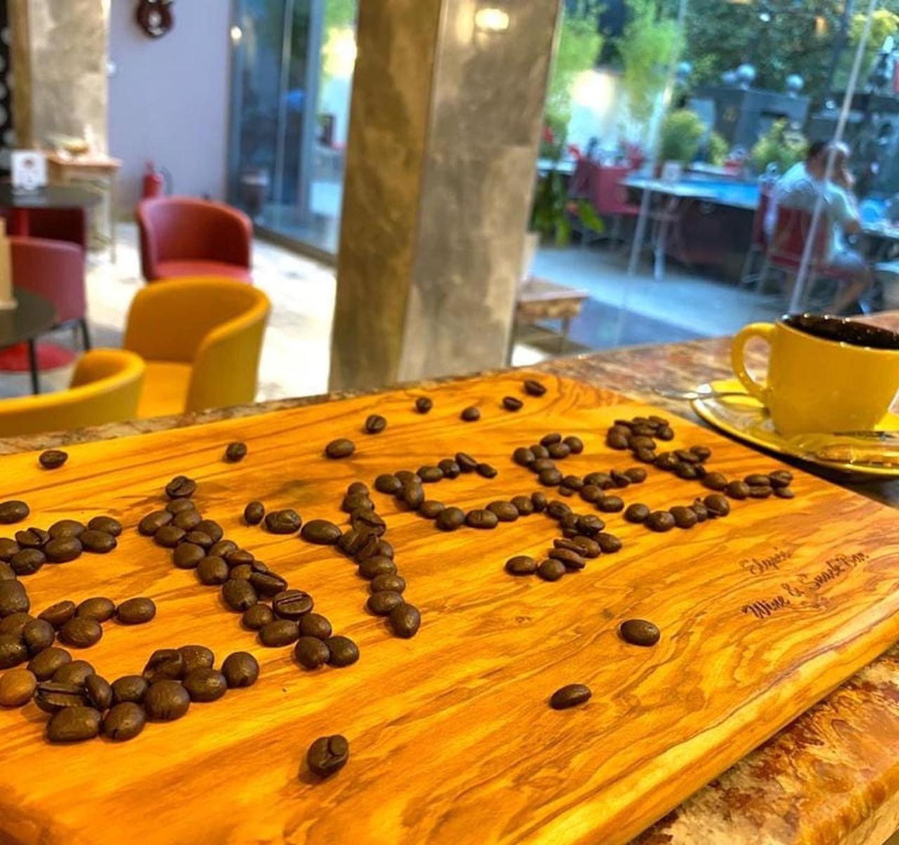 Hotel Elysee Тирана Екстериор снимка