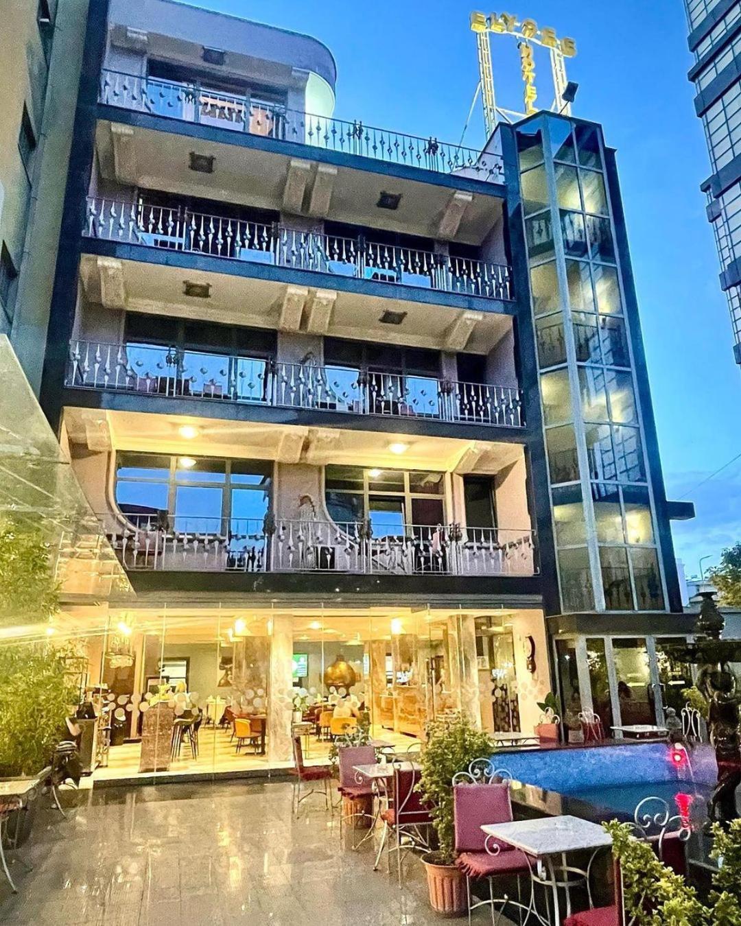 Hotel Elysee Тирана Екстериор снимка