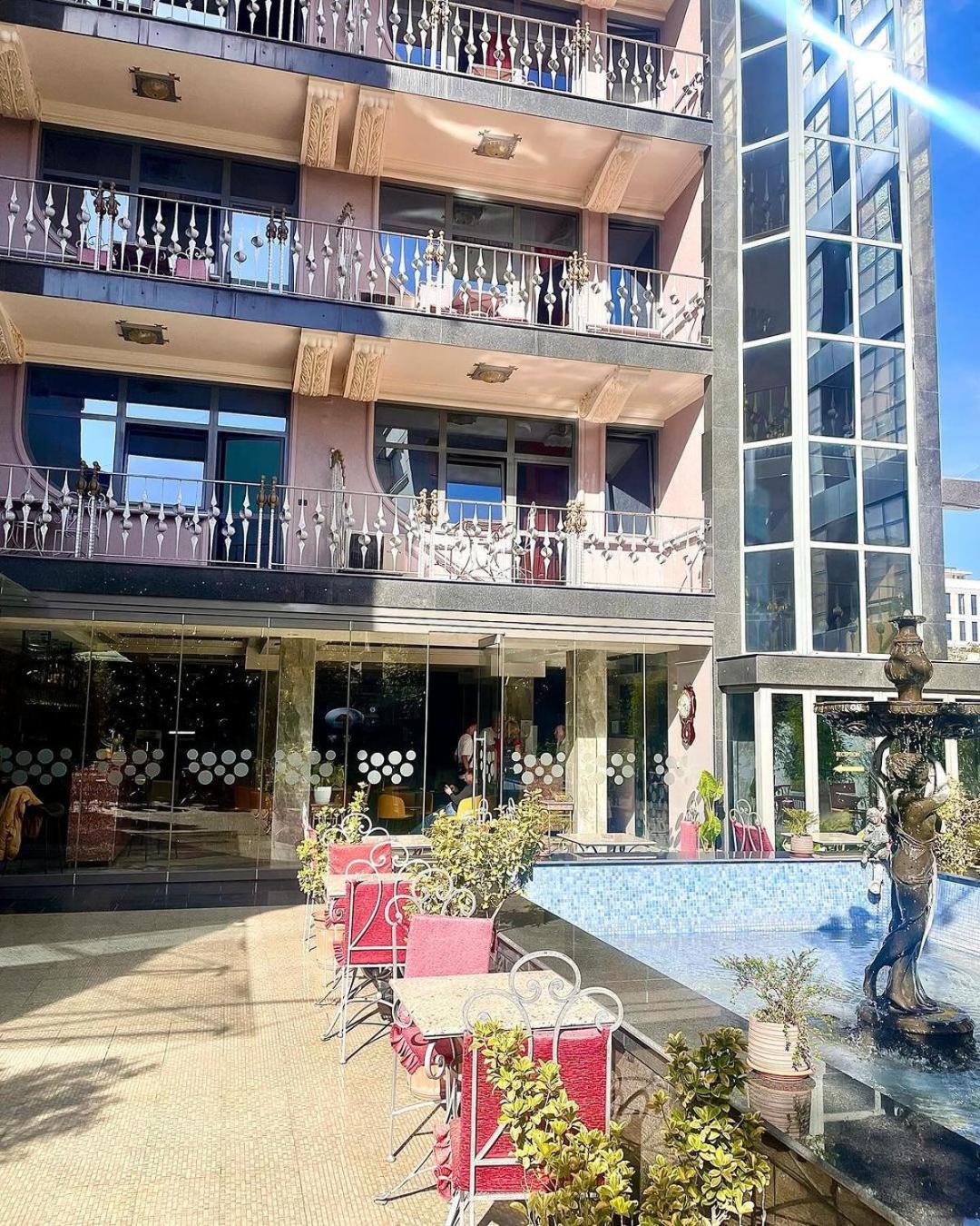 Hotel Elysee Тирана Екстериор снимка