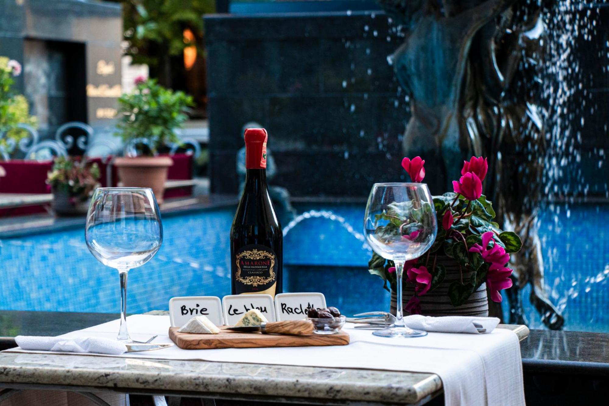 Hotel Elysee Тирана Екстериор снимка