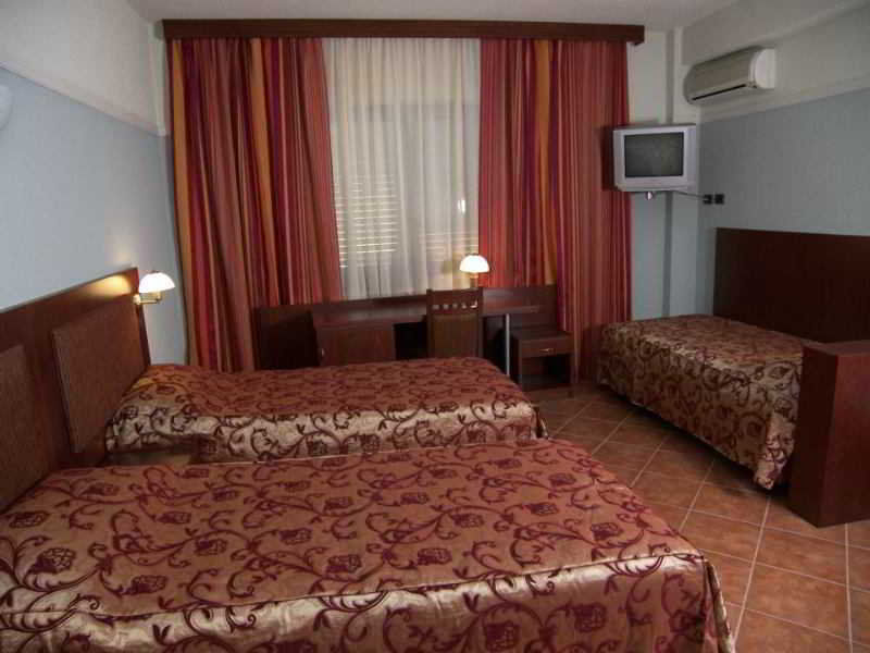 Hotel Elysee Тирана Екстериор снимка
